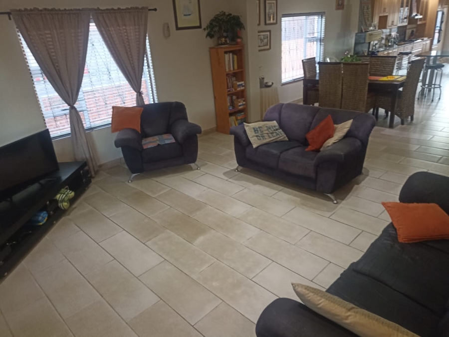 4 Bedroom Property for Sale in Heiderand Western Cape